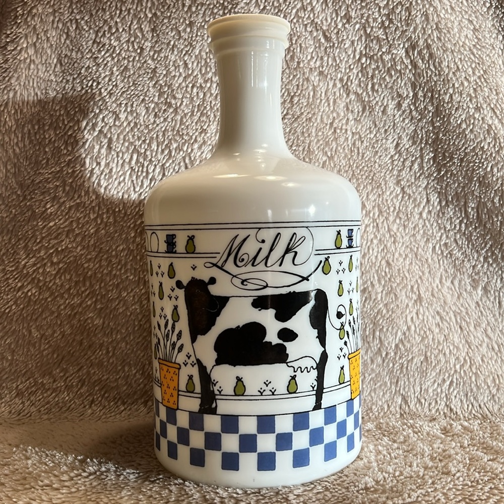 LILLIAN VERNON x ALAN WOOD White Glass Milk Jug
